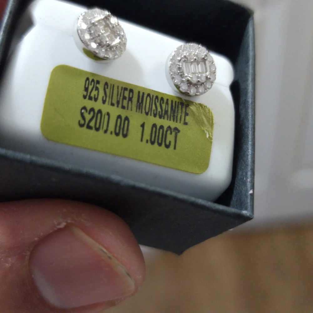 Earring - Picture 2 of 3